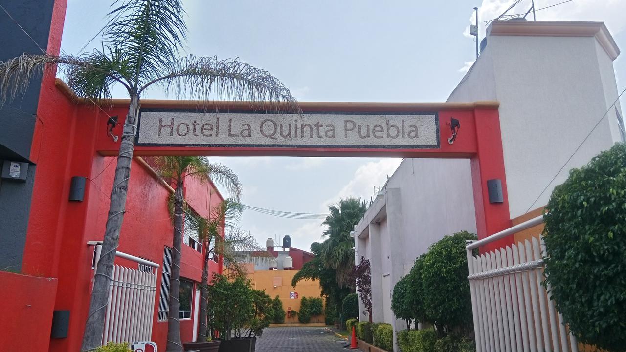 La Quinta Puebla Hotel Exterior photo