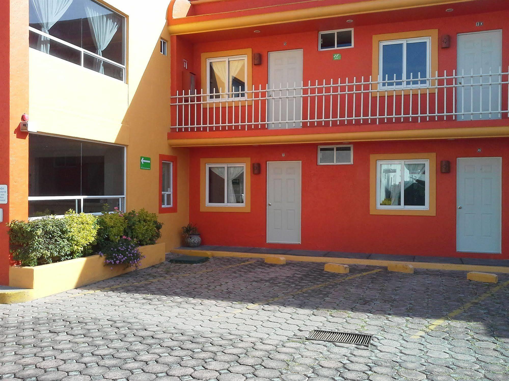 La Quinta Puebla Hotel Exterior photo